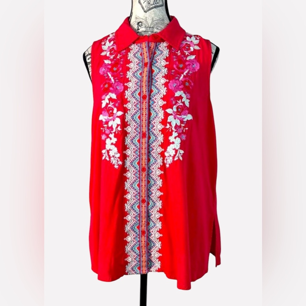 ANDREE BY UNIT Red Floral Embroidered Button down Blouse Size L